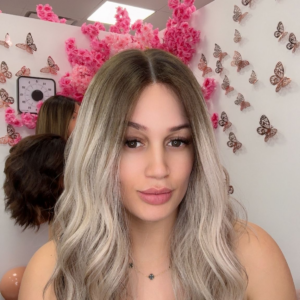 Blond ash lace top 18inc